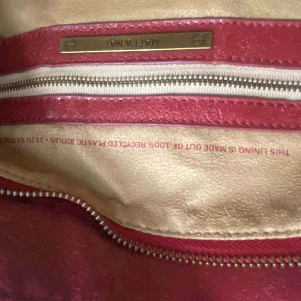 Matt and Nat Red Handbag Gold hardware - Picture 6 of 6